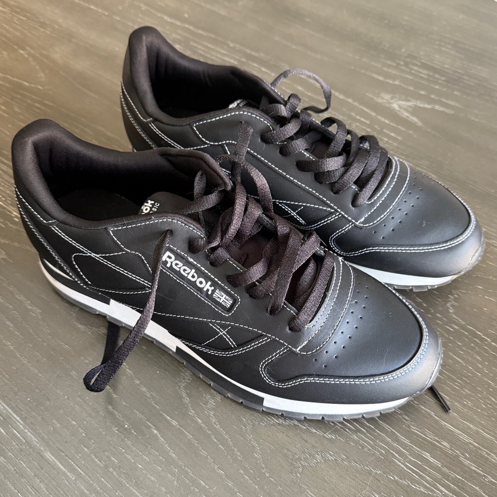 Men’s Reebok Black Sneakers Low-Top Retro Design